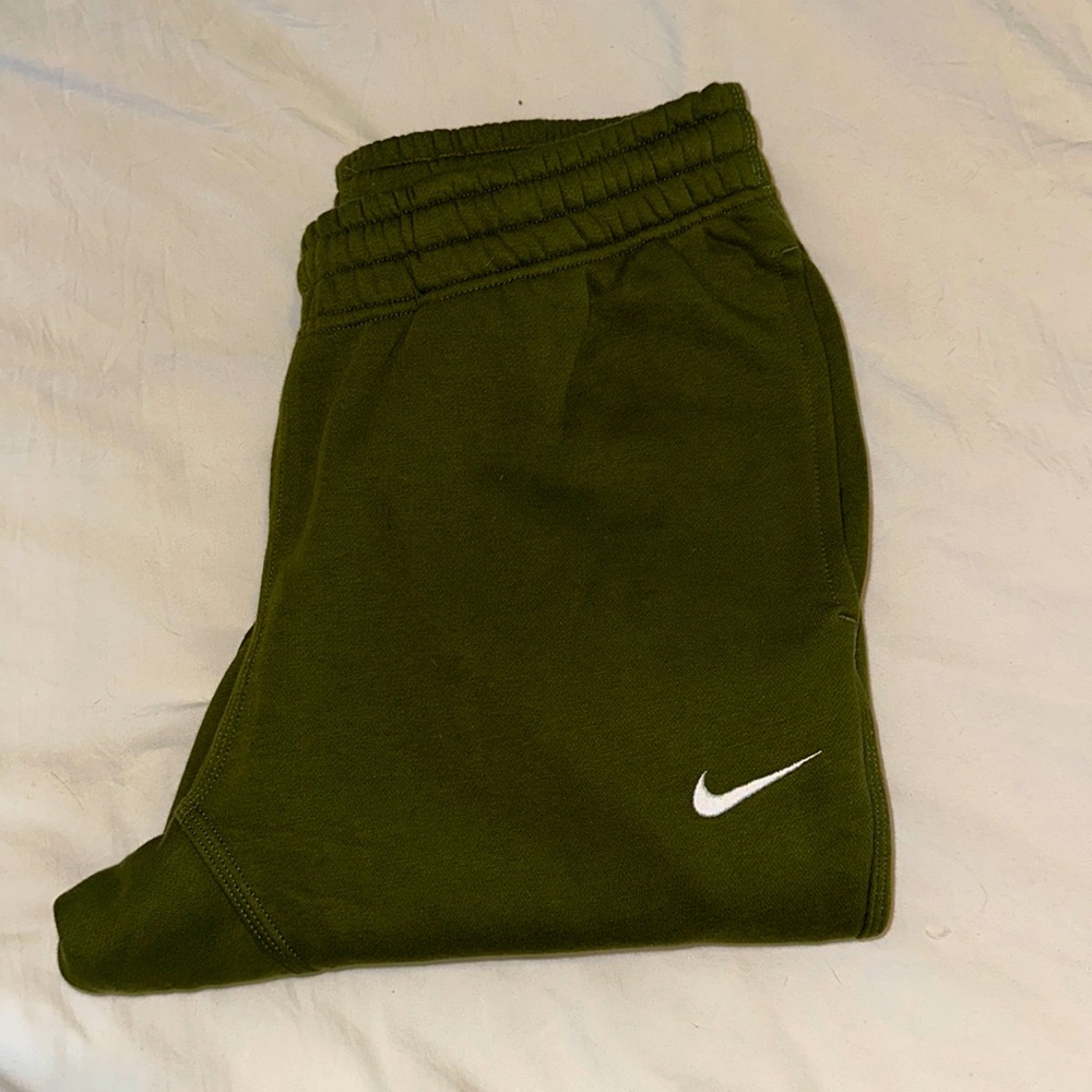 Deep green Nike fleece sweat pants
